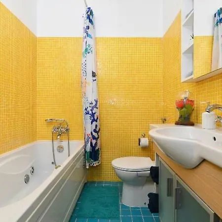 Deak Square Apartment Budapest